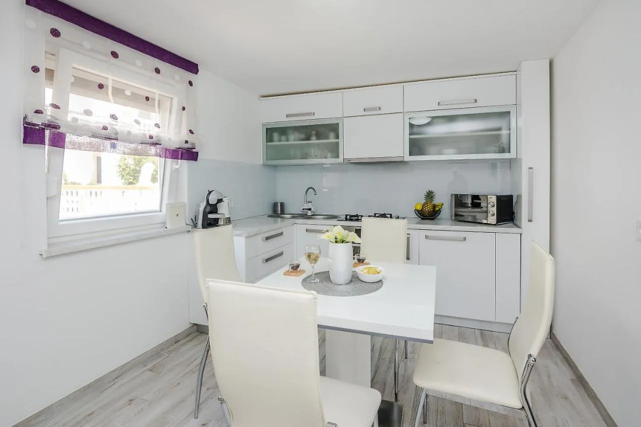 House Bukal Villa Vir 0*,  Croatia