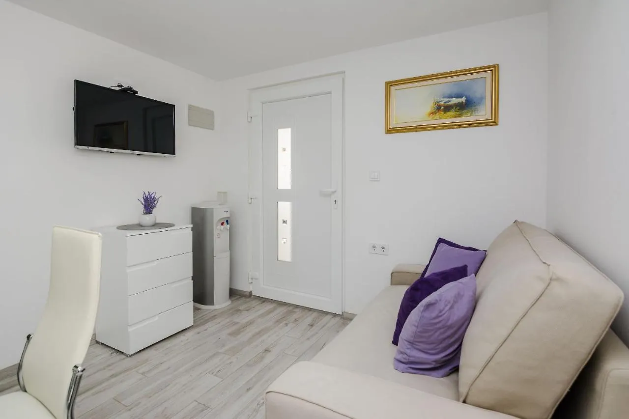 House Bukal Villa Vir